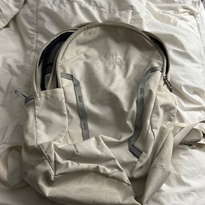 Used north face bag! In medium condition.